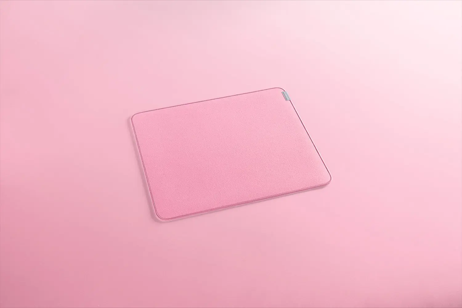Razer Strider Quartz 滑鼠墊 1